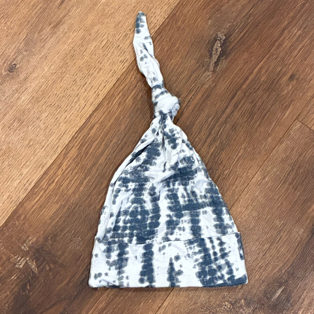 Kate Quinn The Woods Blue Tie Dye Knotted Hat Infant 0-3m
